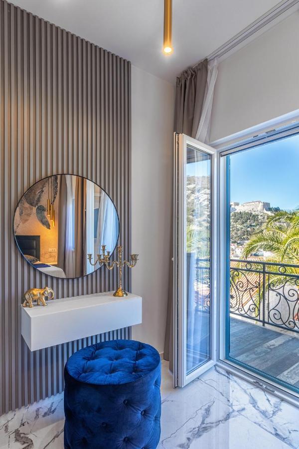 Capitis In The Center- Exclusive Apartment