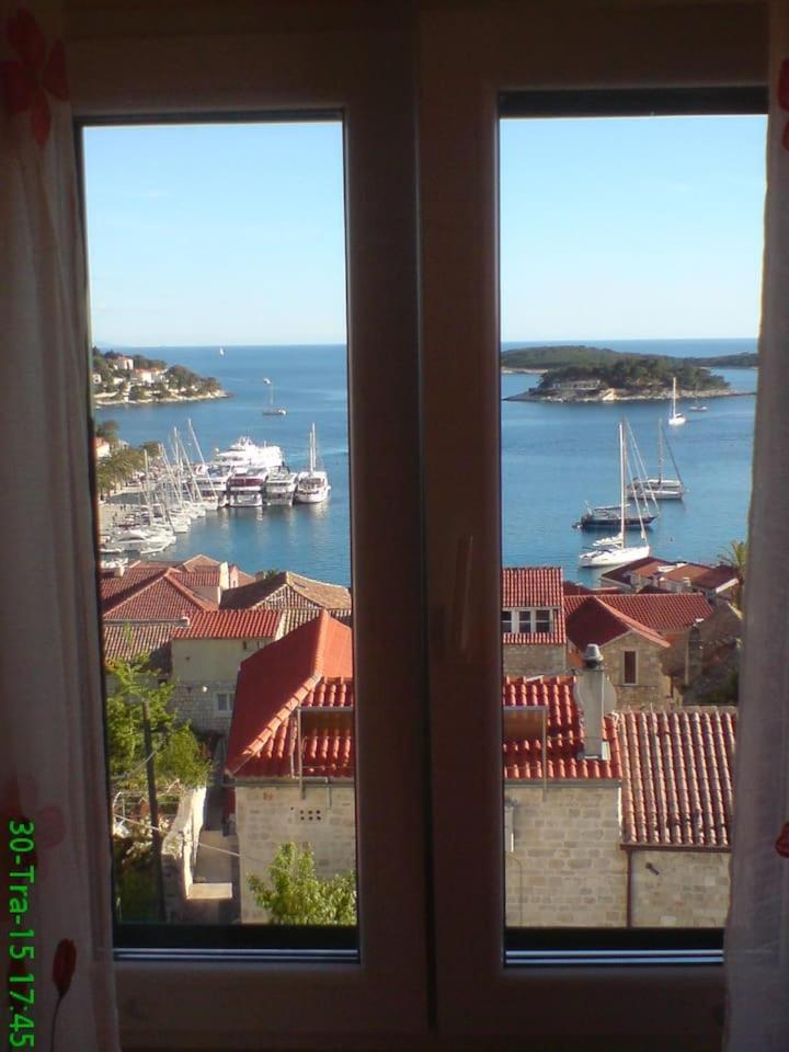 Apartment Orange Eni Hvar Town