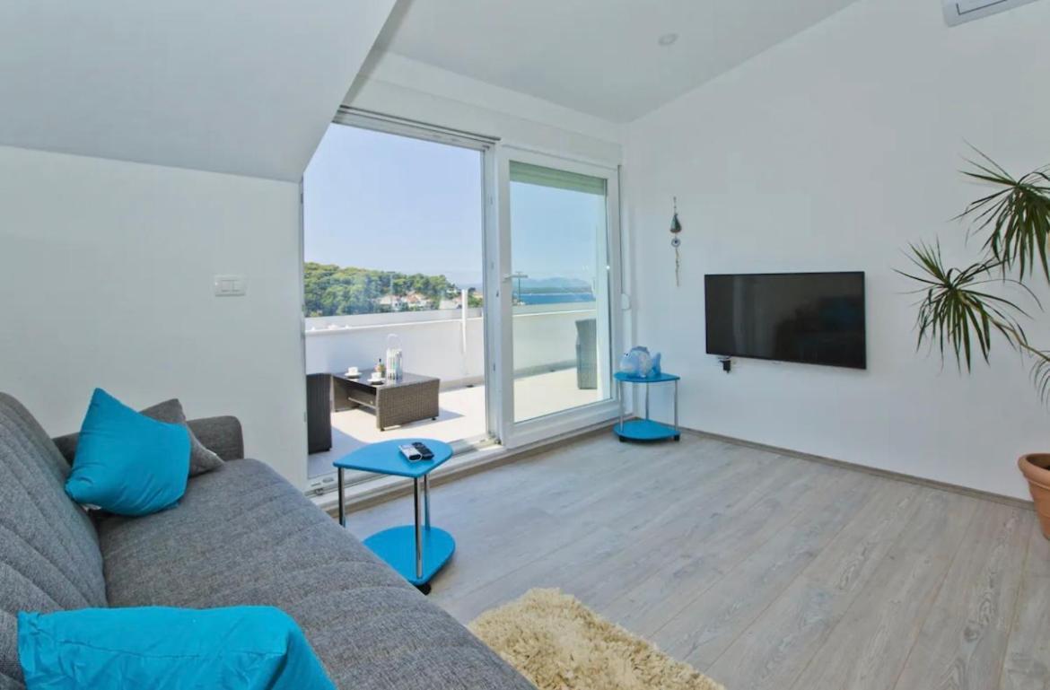 Apartment Juric 2 *
