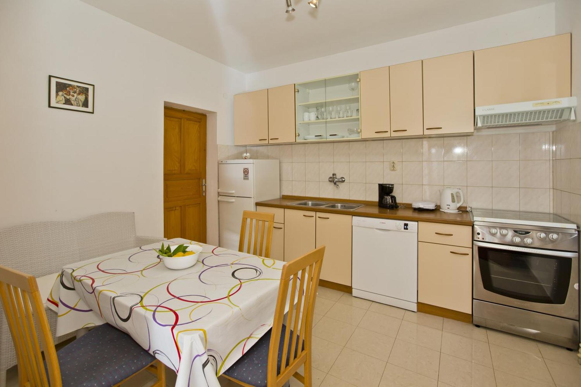 Apartman Lucija *