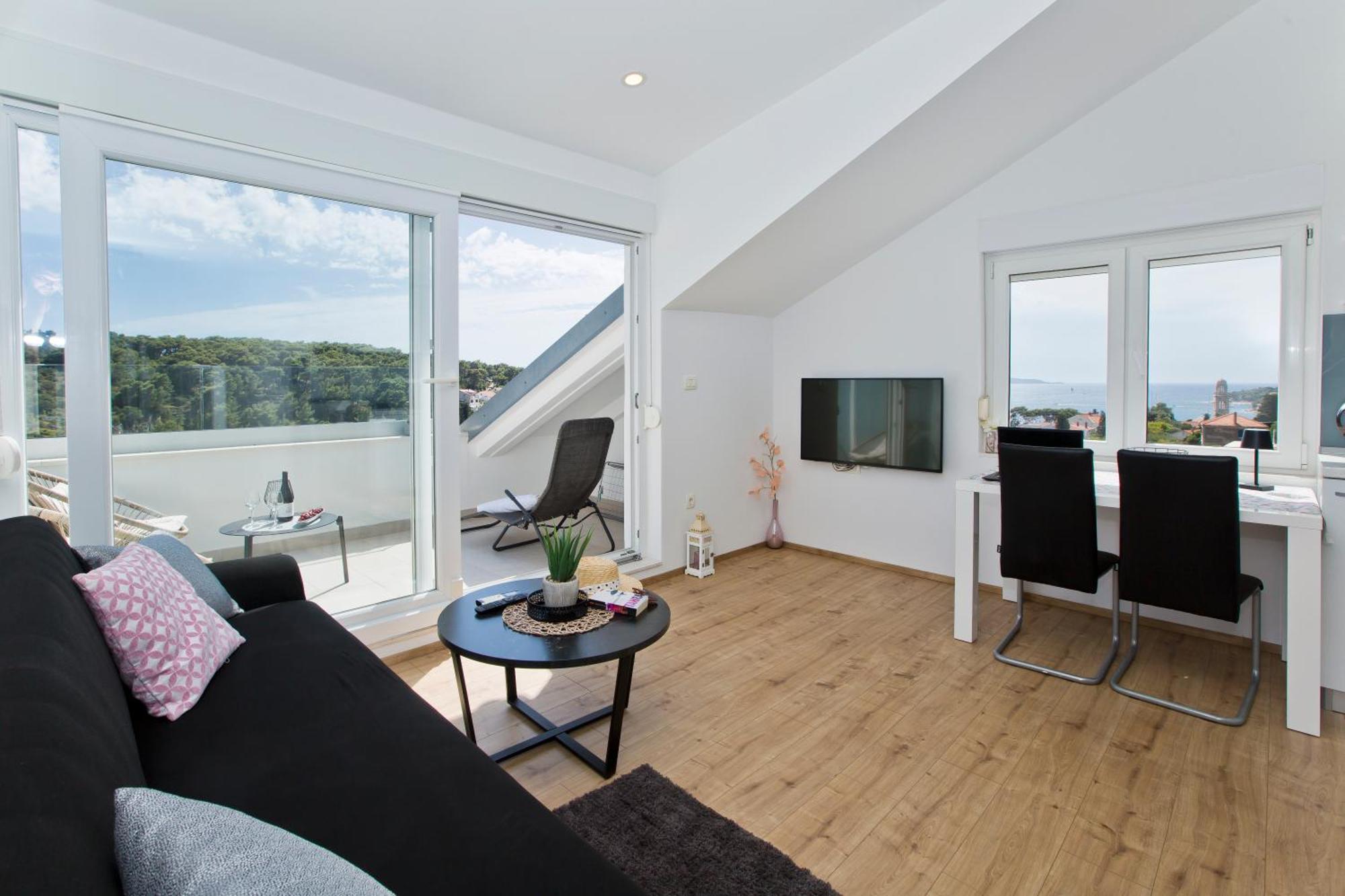 Apartment Juric 1 *