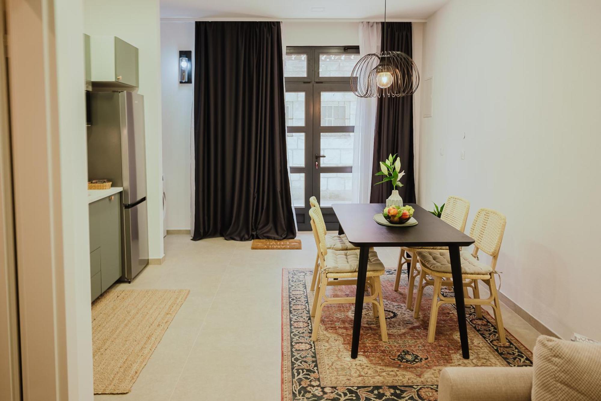 Stylish Town Centre Mariroza Apartment