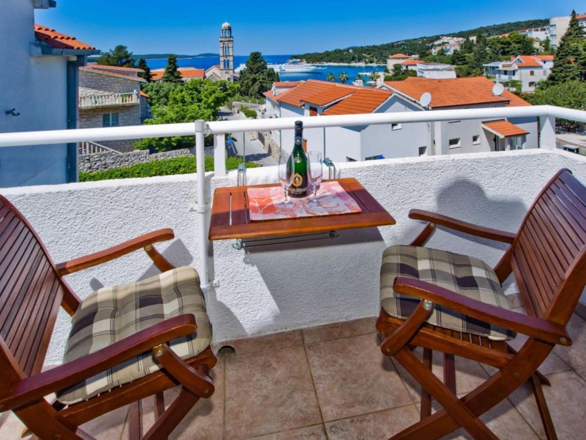 Charming And Sunny Hvar - One Bedroom With Balcony Apartman Hvar Town