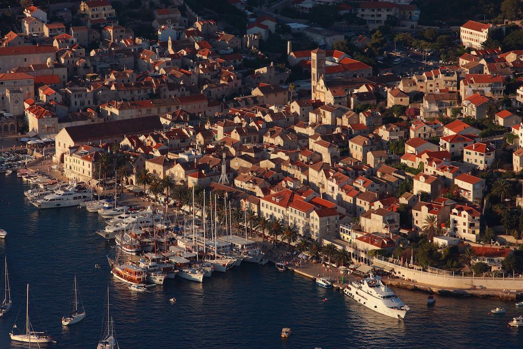 Delfin Hvar Hvar Town