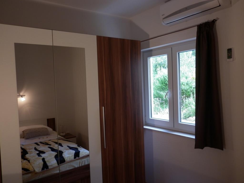 Hvar Krizna Luka