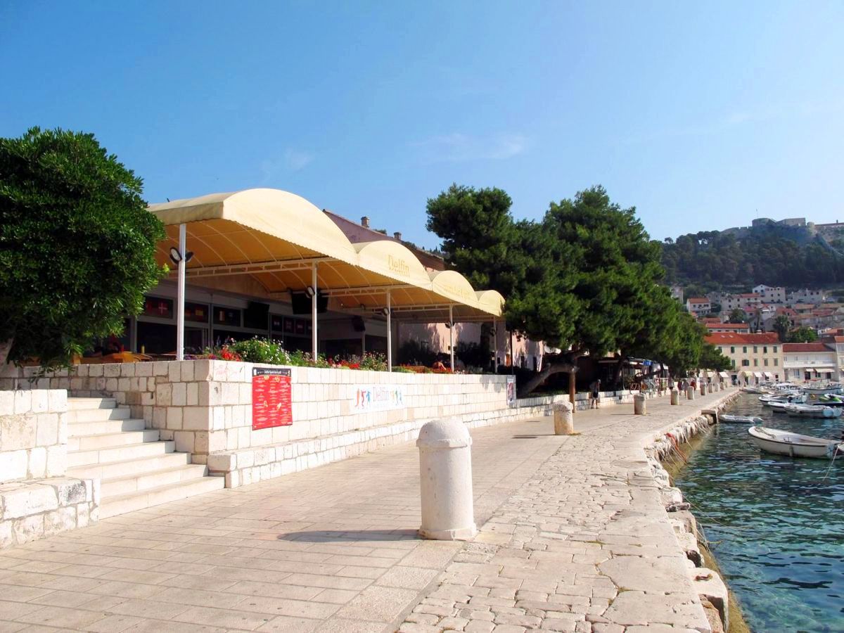 Delfin Hvar Hotel 2*