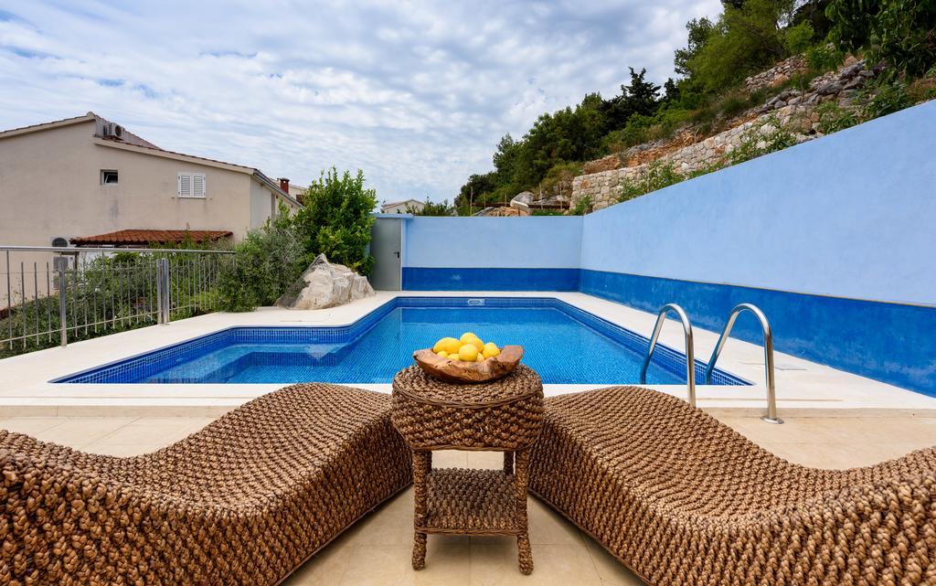Fio's Guest house 4*
