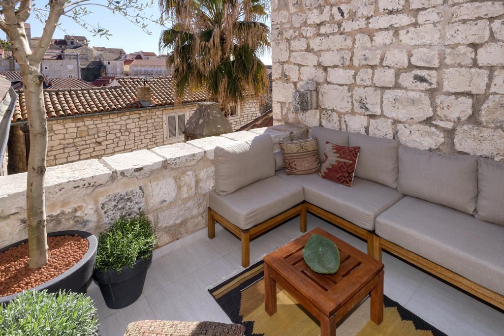 Luxury Bifora Apartment