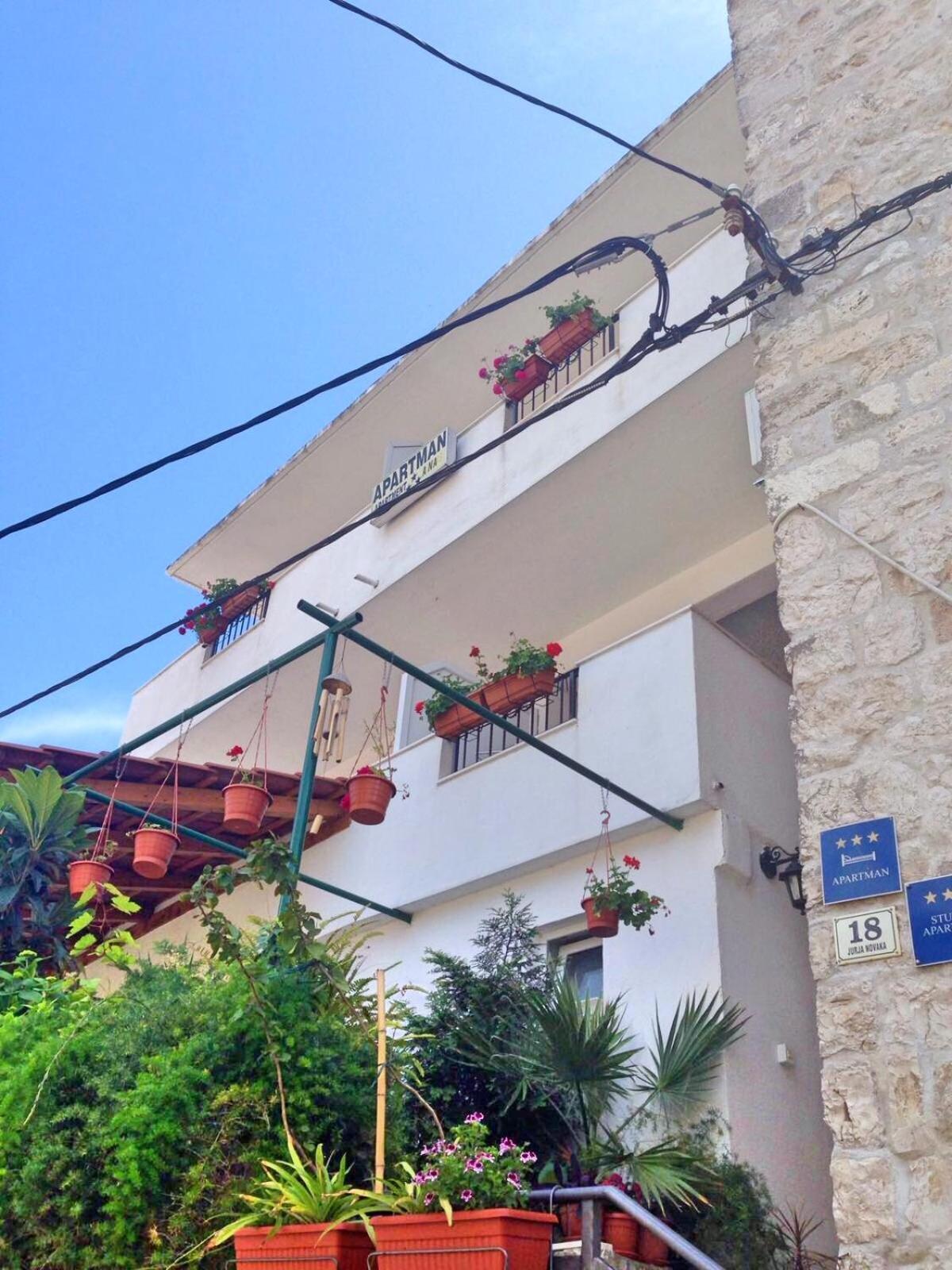 Ana Tudor Apartment Hvar Town