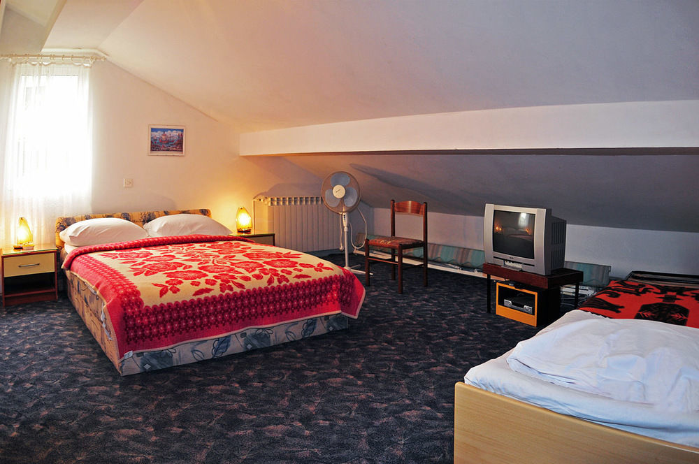 Tea Hotel