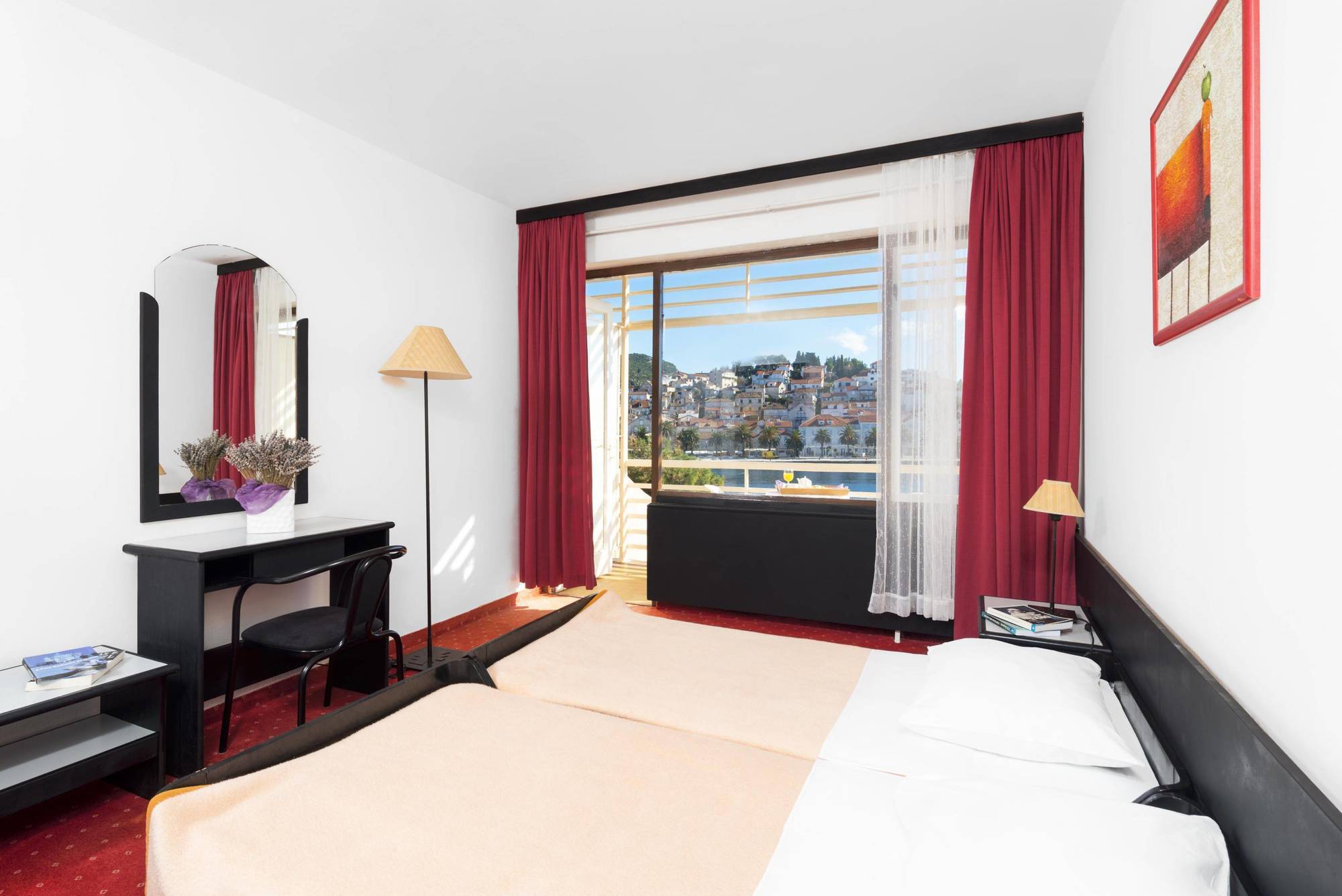 Delfin Hvar Hotel 2*