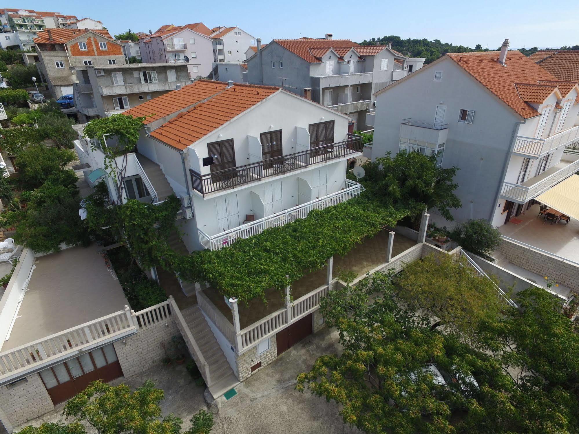 Ivanovic Guest house 3*