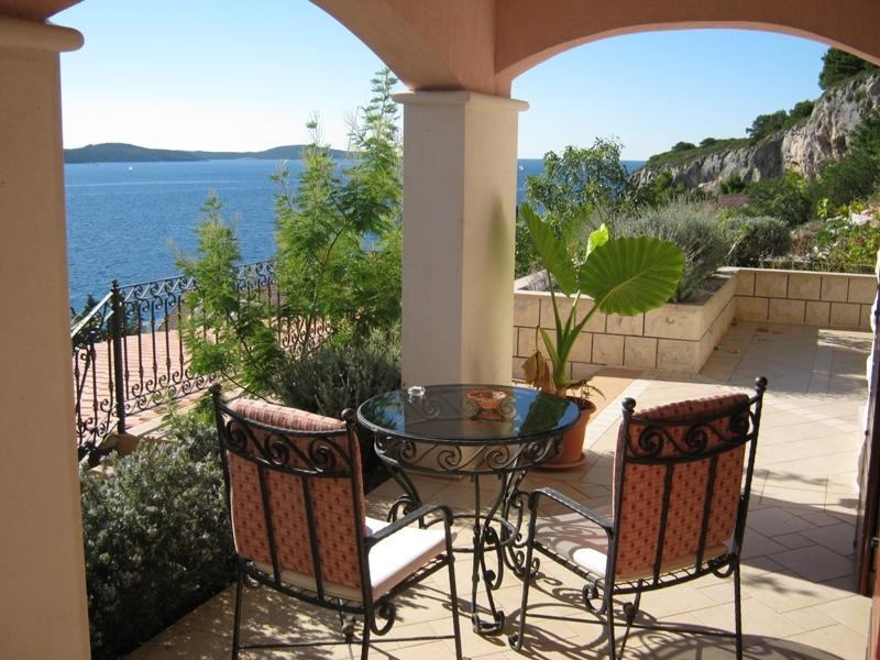 Hvar Boutique - Terra Rossa