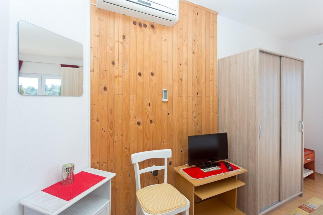 Apartment Julija *