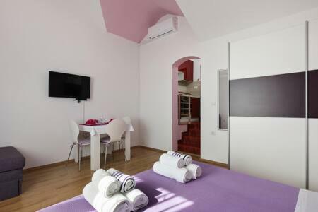 Eni Apartment *