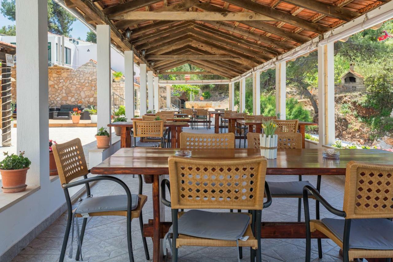 Golden Bay Hvar Aparthotel