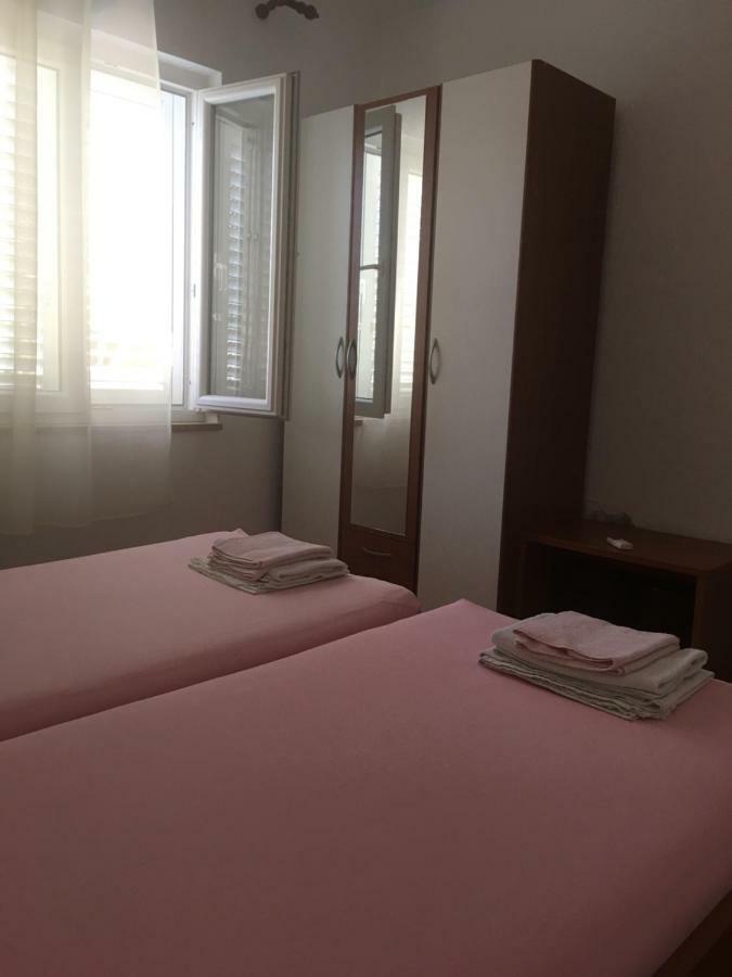 Goran's Place 2* Hvar Town