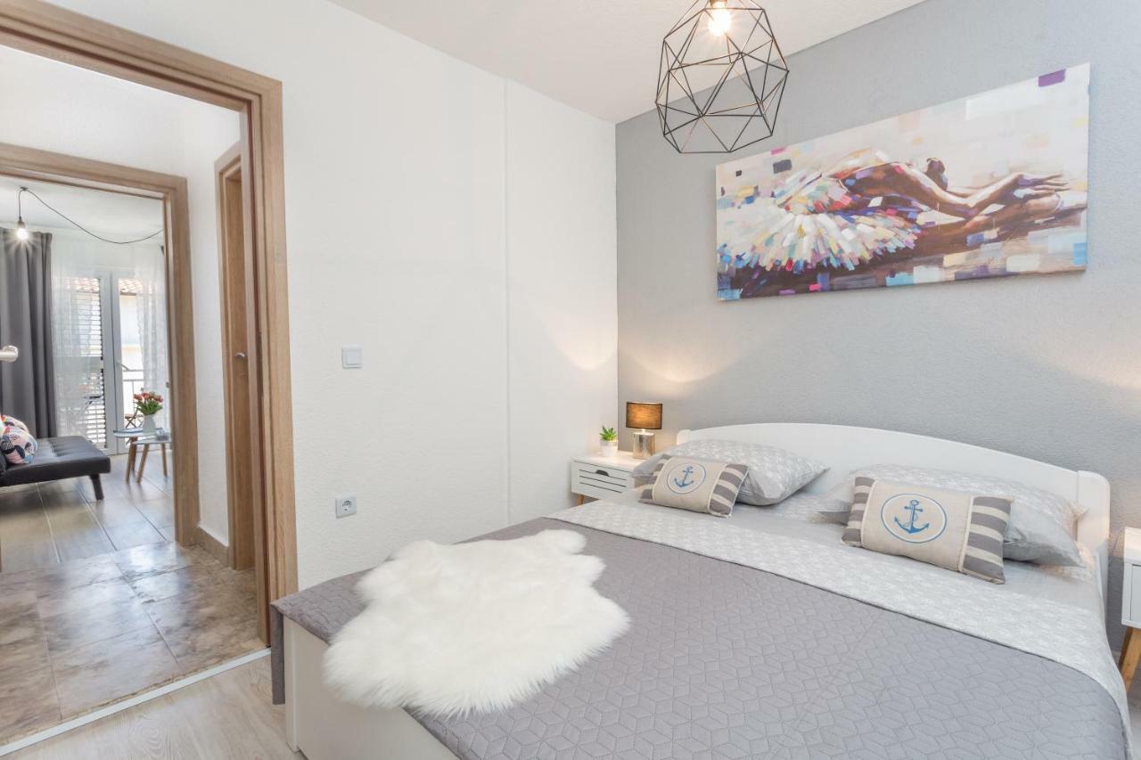 Marina Pavic 02 Apartment *