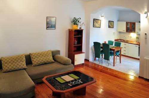 Apartment Gilve